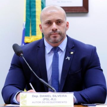 AGORA: Câmara decide sobre destino de Silveira