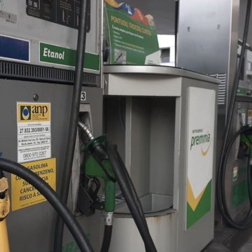 Petrobras anuncia redução de 20 centavos na gasolina