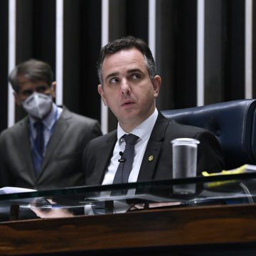 Por maioria, Rodrigo Pacheco é reeleito presidente do Senado