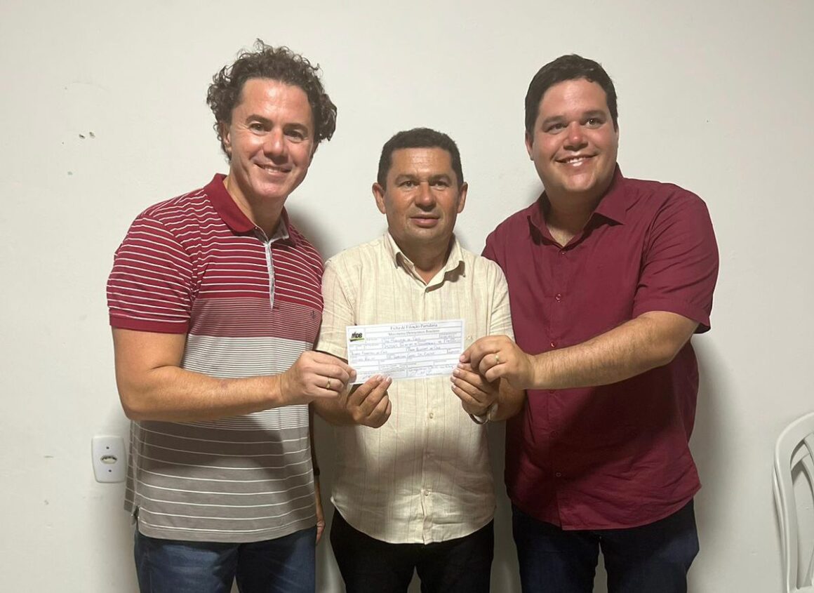 Veneziano filia terceiro prefeito em uma semana