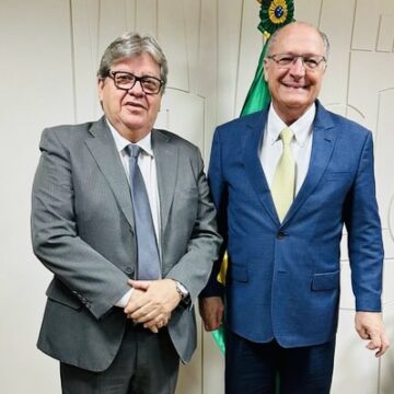 João Azevêdo discute energias renováveis com Alckmin
