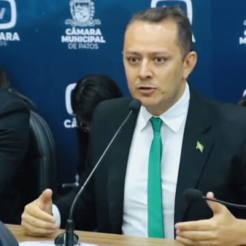 Juíza suspende PL que garante 13º a prefeito de Patos