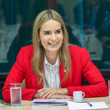 Daniella vota por aprovar PL que garante exames em pré-natal