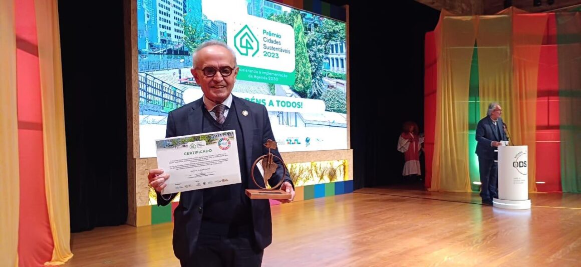 Cícero recebe prêmio Cidades Sustentáveis com ’Pão e Leite’