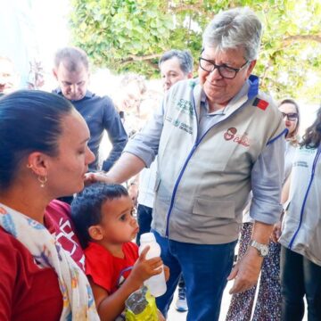 João visita Caravana da Rede Cuidar e obras em Cajazeiras