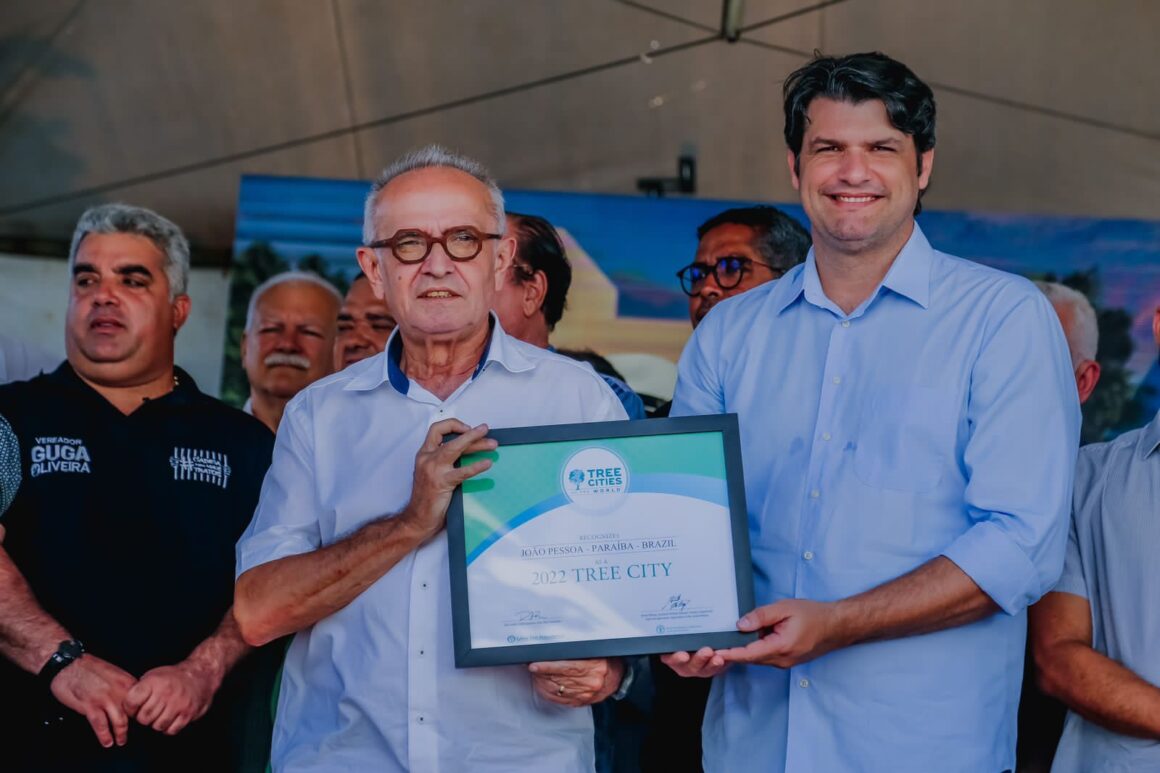 Cícero assina ordem para construção de Hospital Veterinário