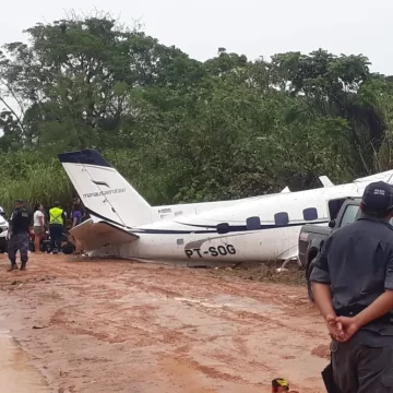 Avião cai no Amazonas; autoridades falam em 14 mortos