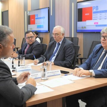 João Azevêdo apresenta projeto da ponte Cabedelo-Lucena