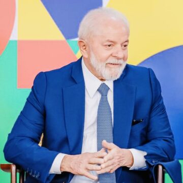 Lula reconhece vitória e deseja sorte a novo governo