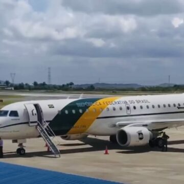 Avião presidencial apresenta problema em Campina