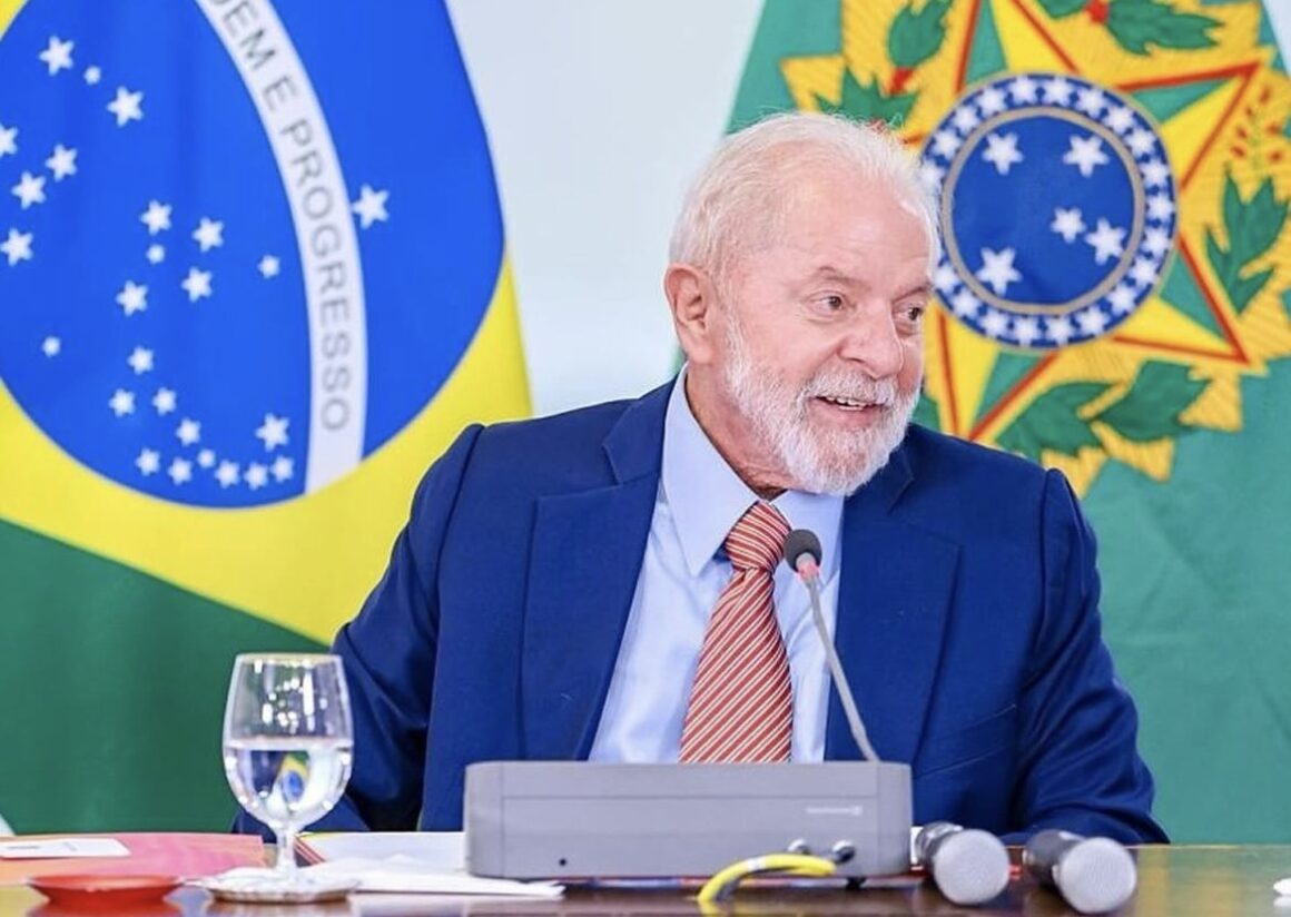 Lula confirma reajuste na tabela do IR para este ano
