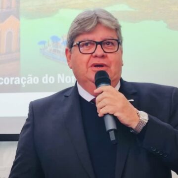 João Azevêdo sinaliza mudanças em comissão do PSB