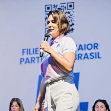 Lei que concede título a Michelle Bolsonaro é sancionada