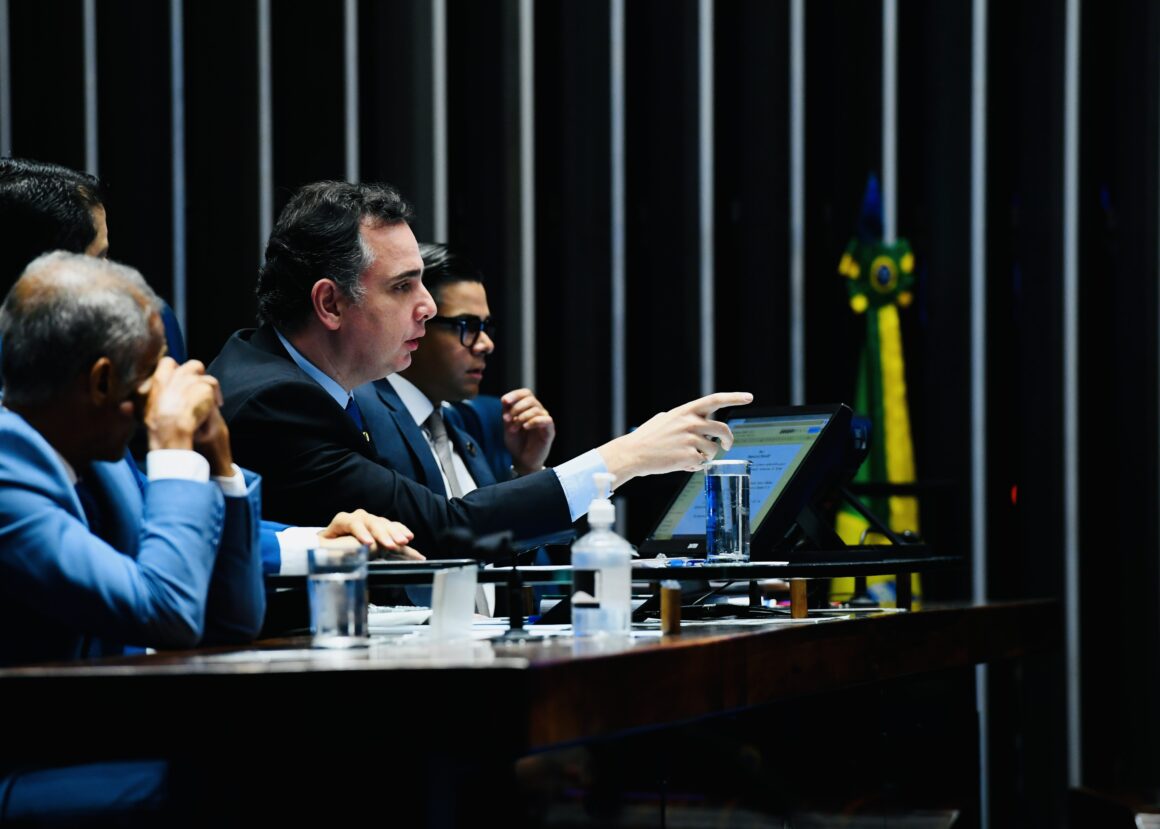 Senado aprova taxação de compras internacionais