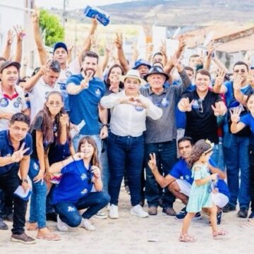 Rúbia mobiliza apoiadores pelas ruas do bairro São Francisco