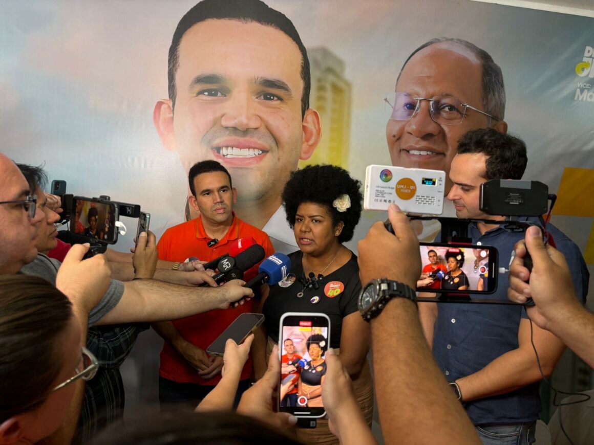 Mais votada em CG, Jô Oliveira anuncia apoio a Jhony