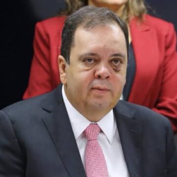 União Brasil desiste de lançar nome e vai apoiar Hugo Motta