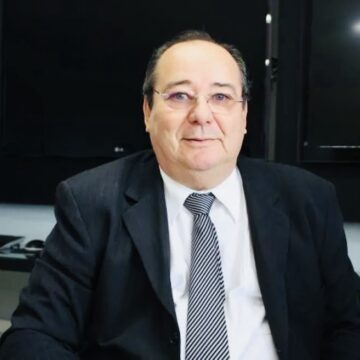 TCE comunica ao STJ aposentadoria de Arthur Cunha Lima