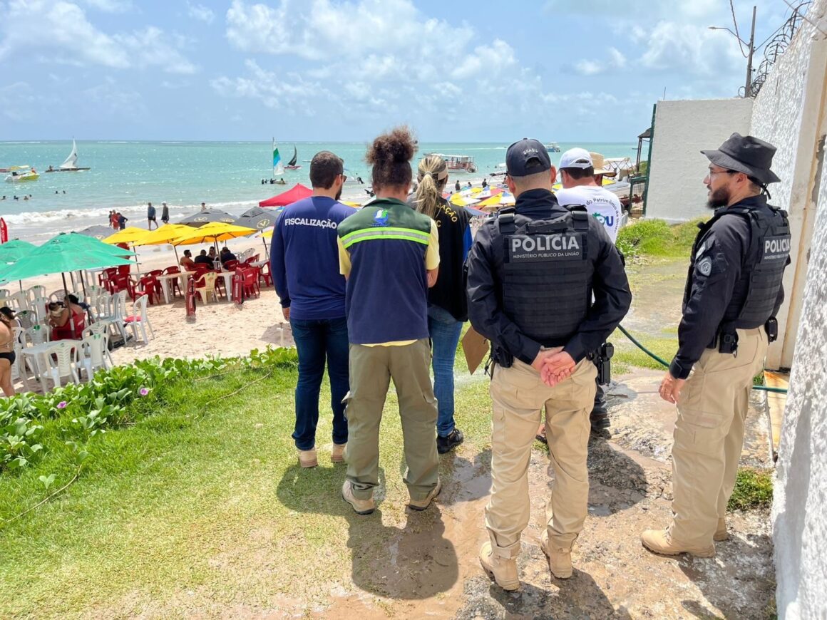 Força-tarefa tenta barrar loteamento da faixa de areia em Cabedelo