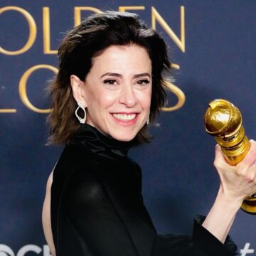 Fernanda Torres faz história e leva o Globo de Ouro 2025