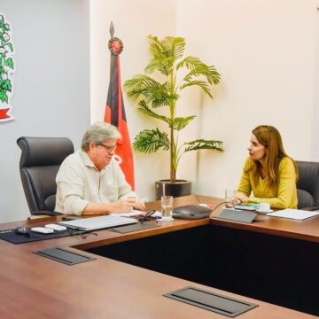 Projetos e política no café de Daniella com o governador João Azevêdo