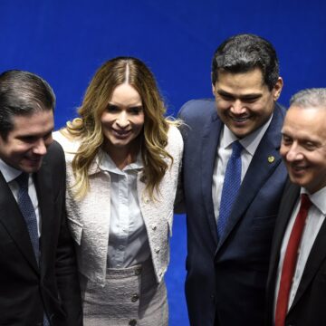 Alcolumbre parabeniza Hugo e diz que Congresso estará unido