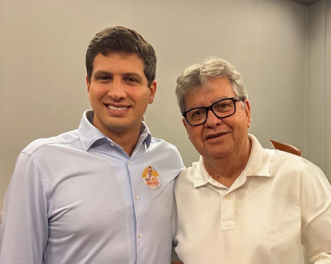 João Campos confirma presença em evento do PSB que conduzirá João Azevêdo à presidência