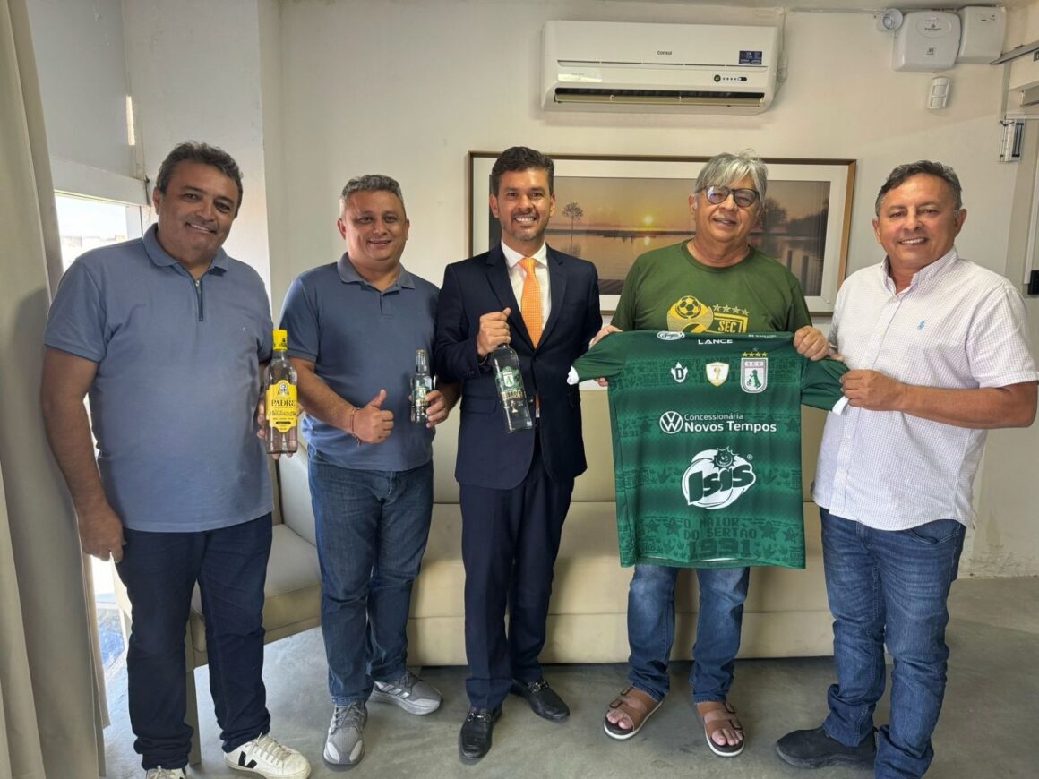 Cachaça do Padre lança série em homenagem ao tetra do Sousa