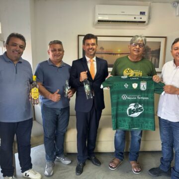 Cachaça do Padre lança série em homenagem ao tetra do Sousa