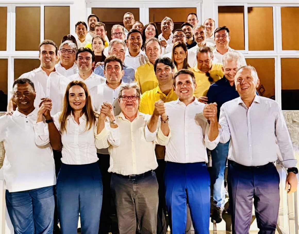 Governador passa a comandar PSB com a missão de manter a base unida