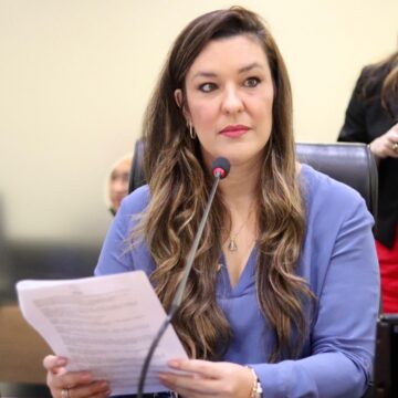 AL aprova projeto de Camila que volta a liberar acesso de personal trainer em academias