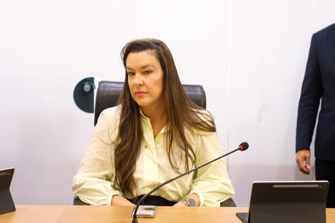 Personal trainer volta a ter acesso às academias sem pagar taxar