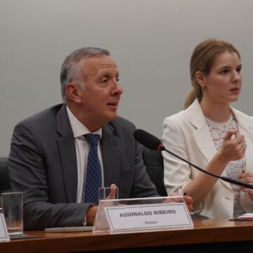 “Marco histórico”, diz Aguinaldo sobre regulamentação da IA