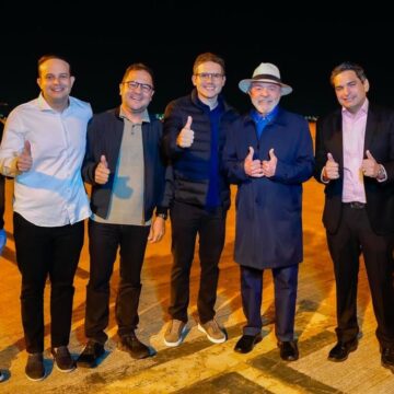 Ausentes na Paraíba, republicanos posam com Lula um dia após visita