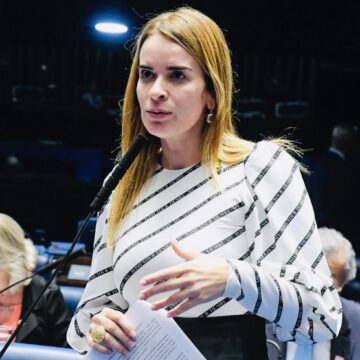 Daniella apoia antecipação de idade mínima para prevenir câncer de mama