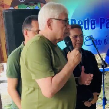 A paquera entre Adriano Galdino e a oposição está mais “viva” do que nunca