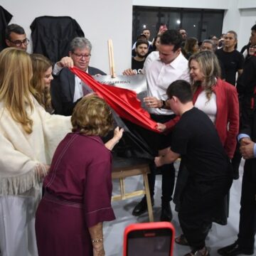 Centro de Convenções é um presente para Campina, diz João