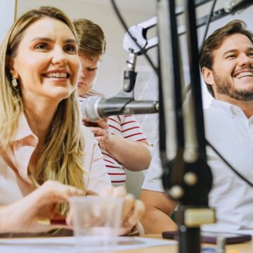 Primeira-dama de Campina coloca o “pé na estrada” de olho em vaga na AL