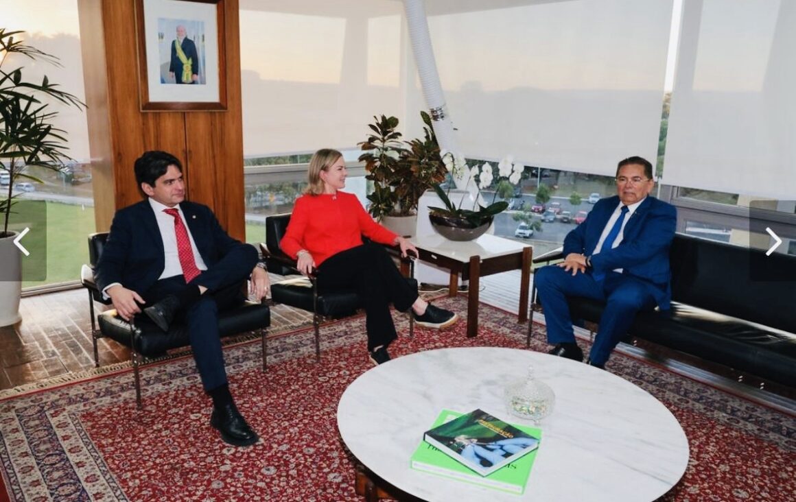 Galdino é recebido por Gleisi Hoffmann e pode desembarcar no PT