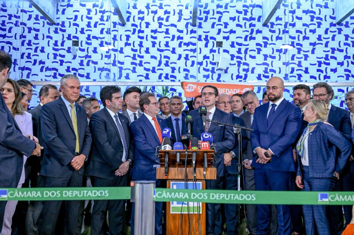 Solidariedade e PRD oficializam federação; na PB, comando ficará com Eduardo Carneiro