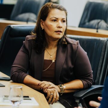 Deputada diz que não há motivos para a saída de Panta, mas que não vai torcer contra