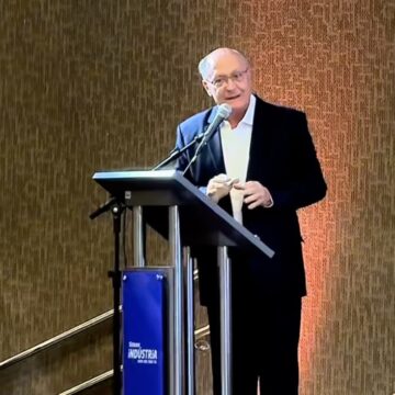 Alckmin nem precisou ser partidário para elogiar João, bastou olhar os números