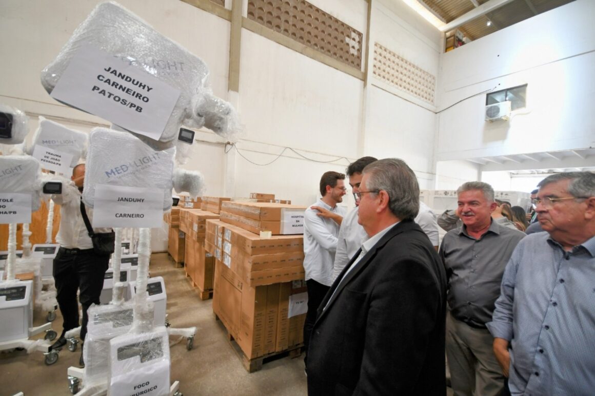 Governador entrega R$ 56,3 mi em equipamentos para a Saúde