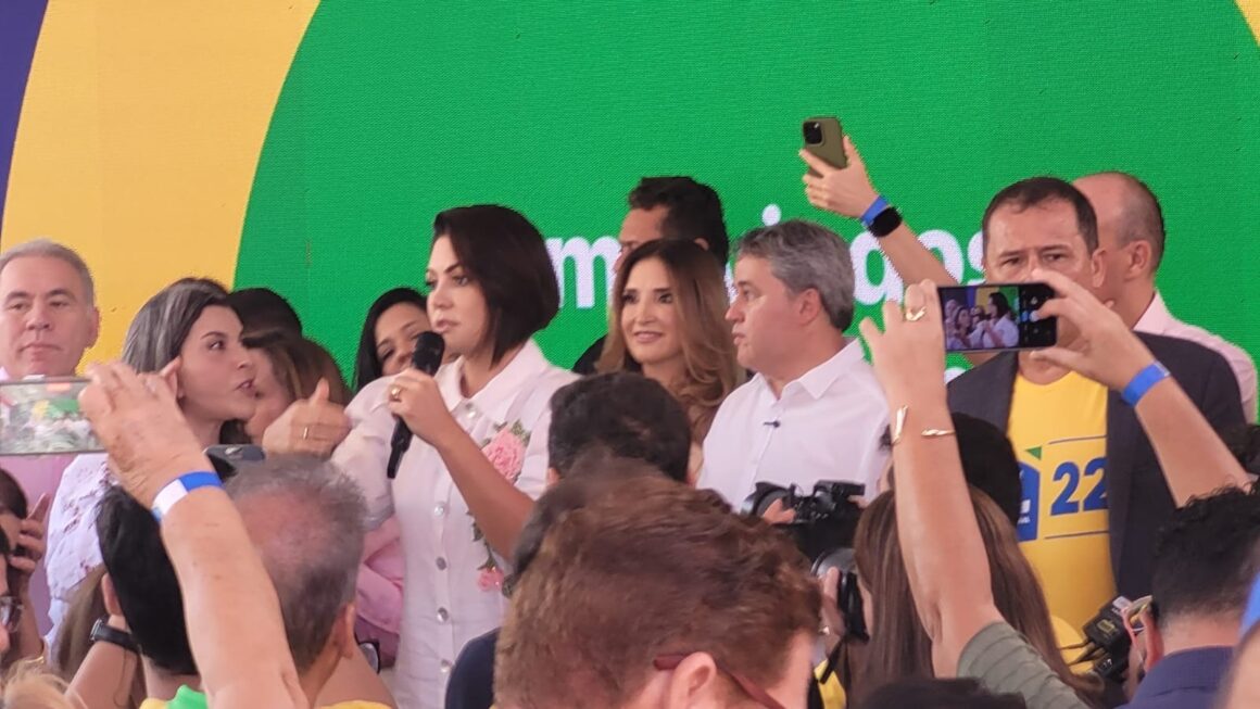 De olho no apoio em 2026, ‘Clã Morais’ recepciona Michelle Bolsonaro