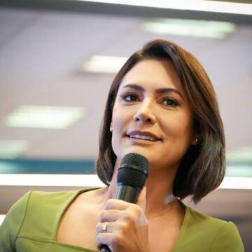 Michelle pode anunciar Efraim como o nome do bolsonarismo ao governo de PB