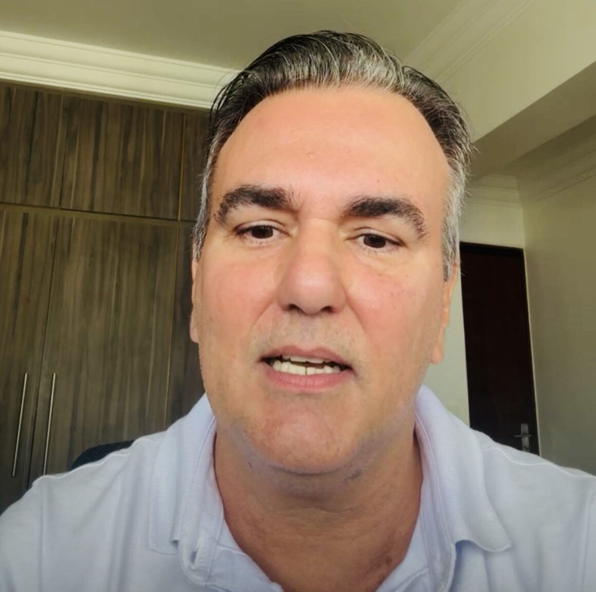 Sérgio Queiroz diz que saída da disputa de 2026 não tem a ver com traição