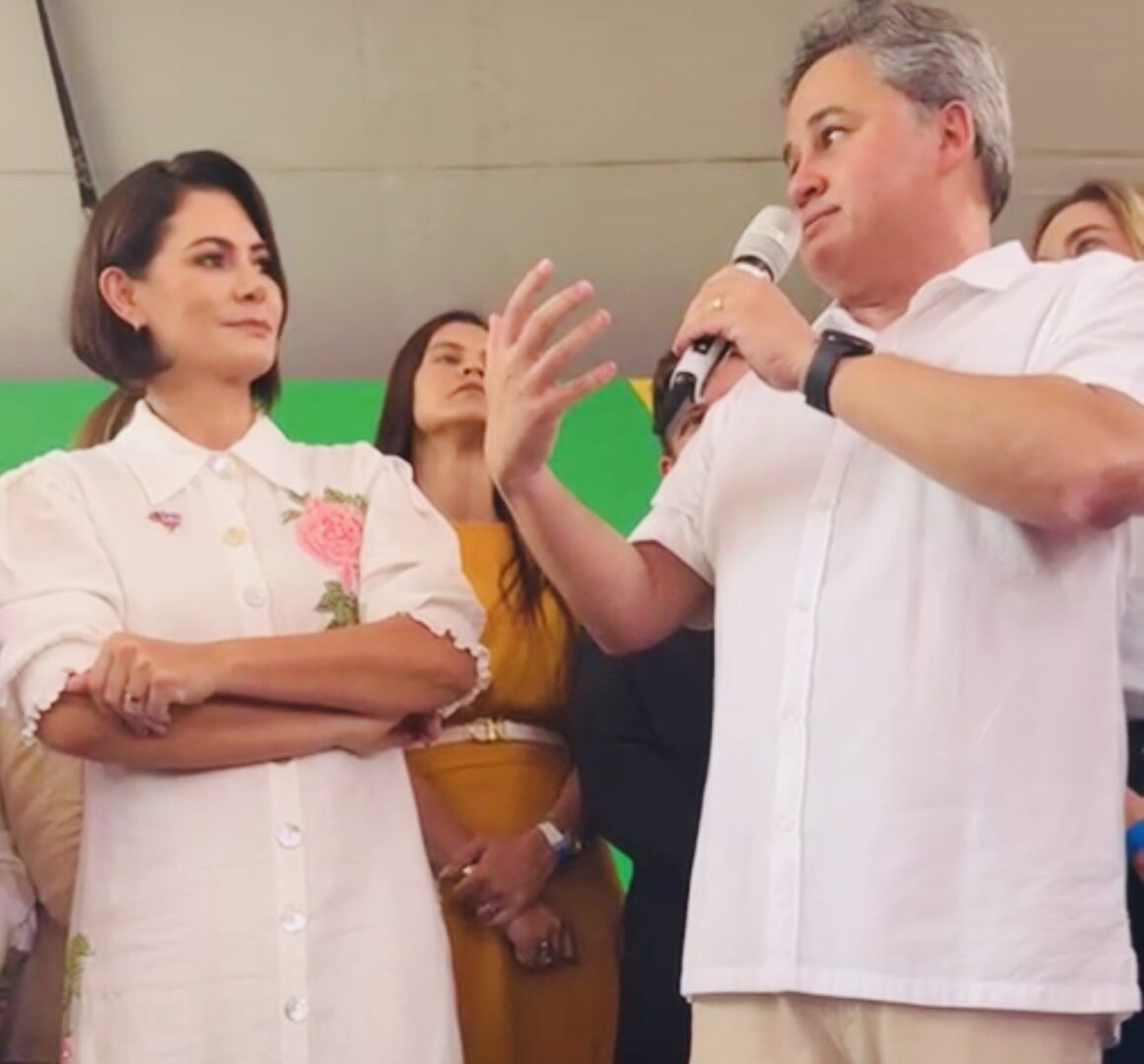 Efraim faz jus ao apoio do bolsonarismo e assina impeachment de Moraes