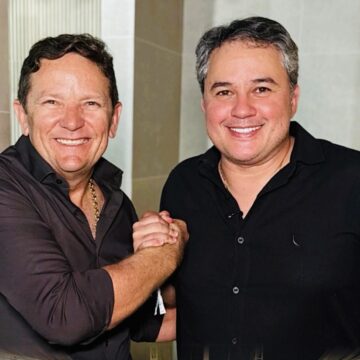 Galego da Gavel esclarece que apertar a mão de Efraim não significa apoio para 2026