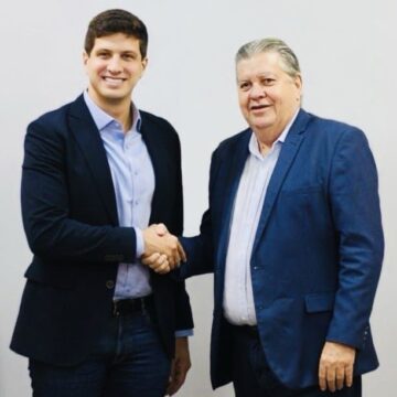 João Azevêdo discute gestão e 2026 com presidente nacional do PSB