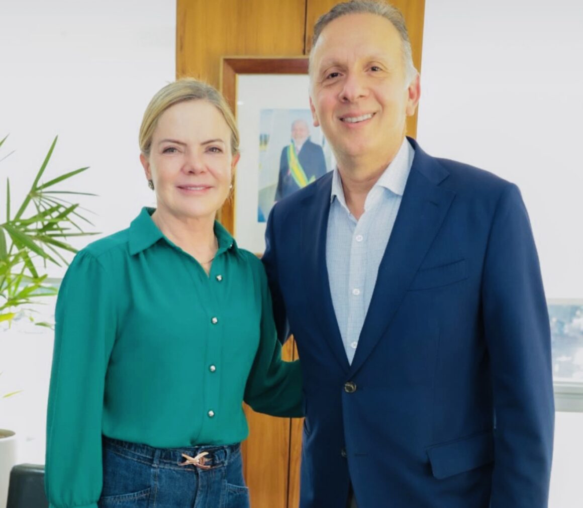 Aguinaldo se reúne com Gleisi Hoffman e atiça curiosos da política